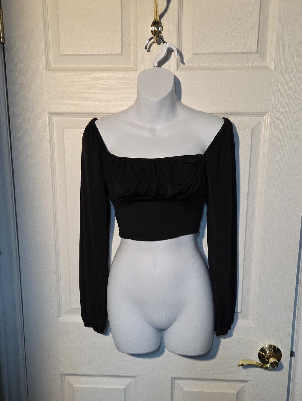 Live In The Moment Black Long-Sleeve Cropped Square Neck Top Sz S